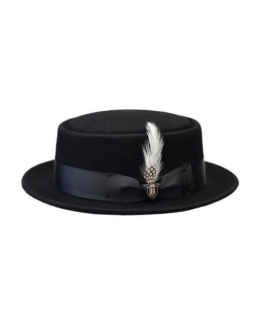 Men's black wool felt pork pie hat with feather and grosgrain band – product photo